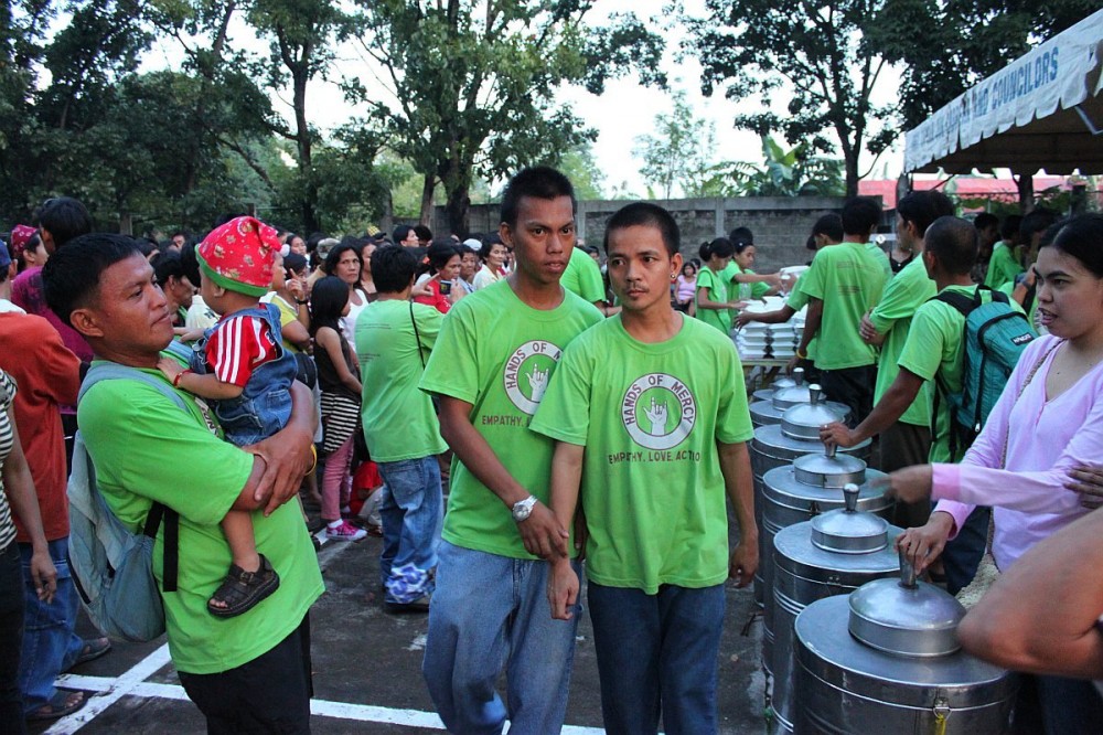 hands-of-mercy-christmas-feeding-program-cebu-philippines-0140