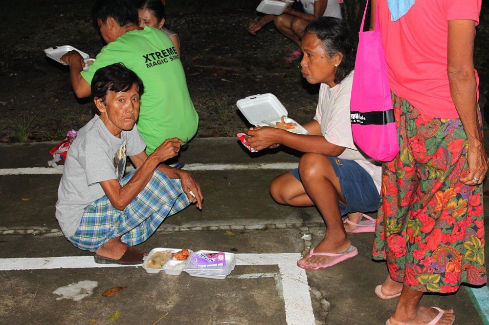 hands-of-mercy-christmas-feeding-program-cebu-philippines-0244
