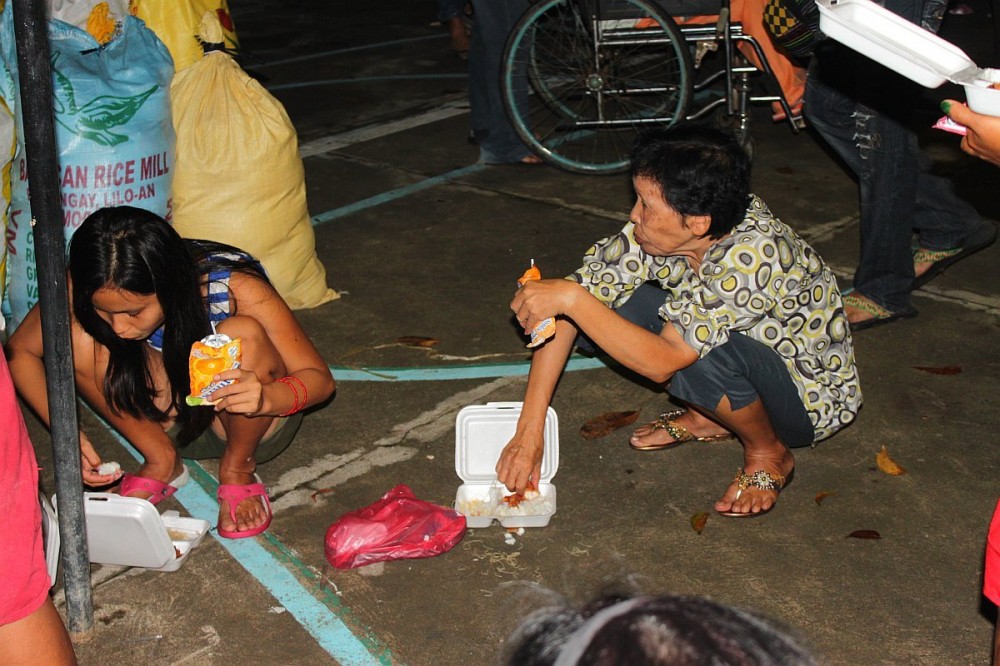 hands-of-mercy-christmas-feeding-program-cebu-philippines-0248